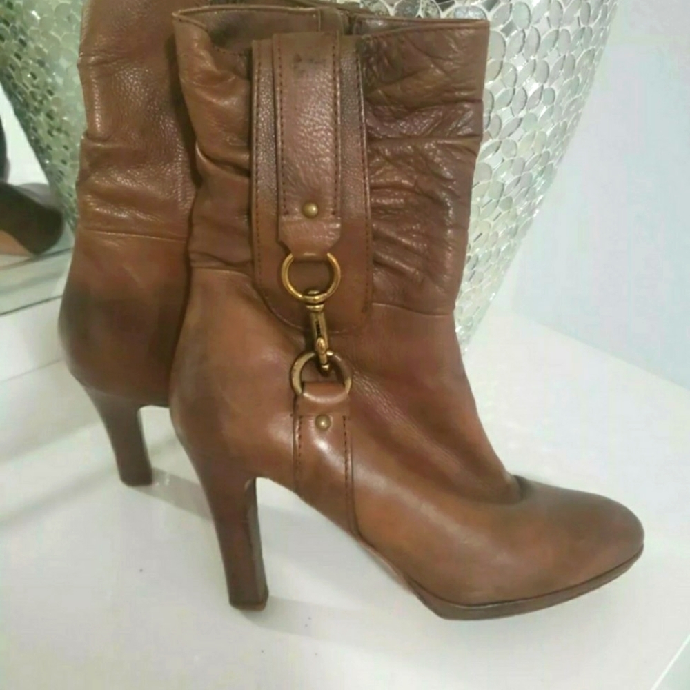 🌟 Mid Calf Brown Genuine Leather Coach Boots With Gold Accents Size 9 🌟
